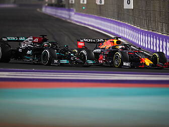 Hamilton v Verstappen F1 seaso...